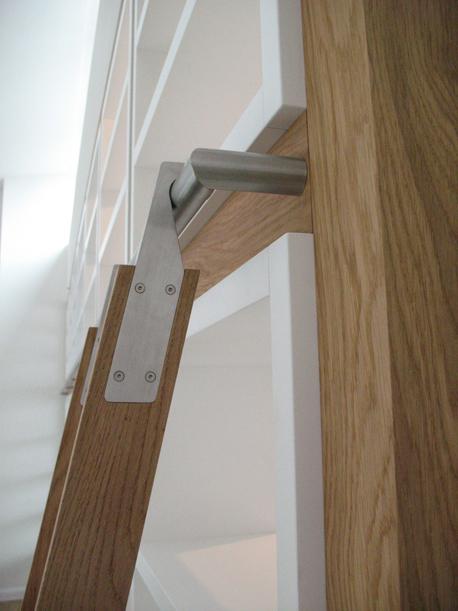 Regalwand und Arbeitszimmer