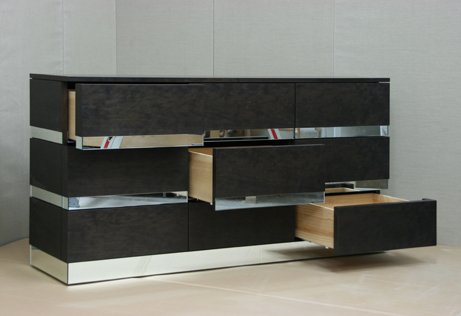 Kommode und Kleiderschrank